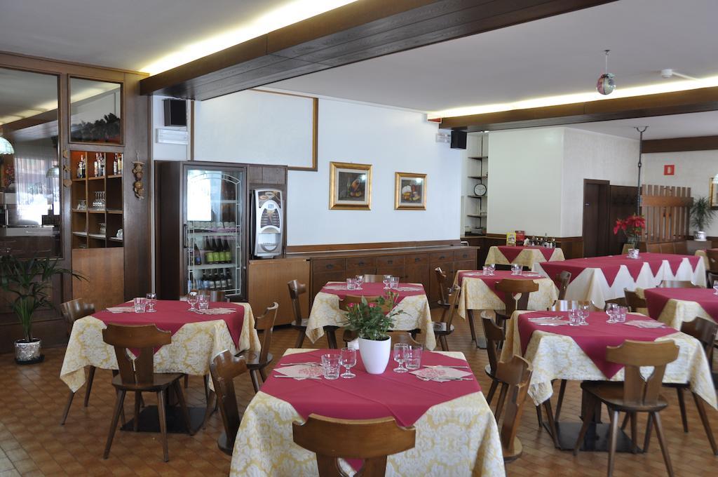 Hotel Casa Alpina Dobbiaco Esterno foto