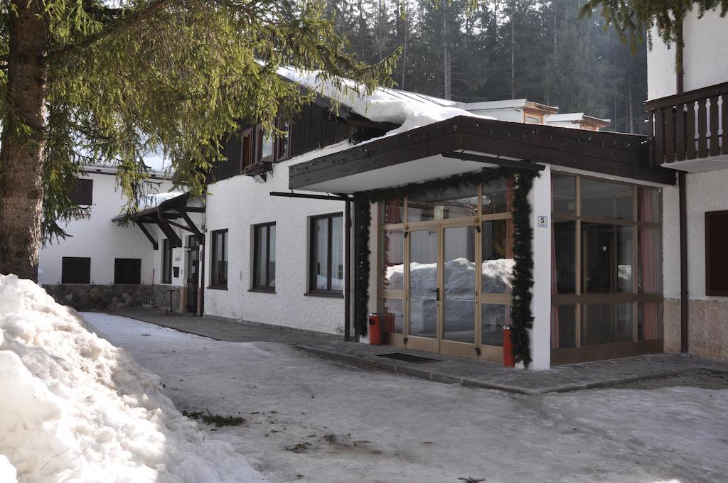 Hotel Casa Alpina Dobbiaco Esterno foto