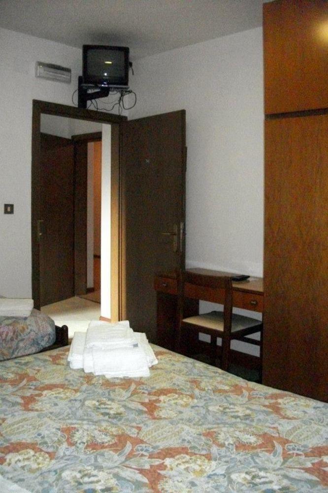 Hotel Casa Alpina Dobbiaco Esterno foto