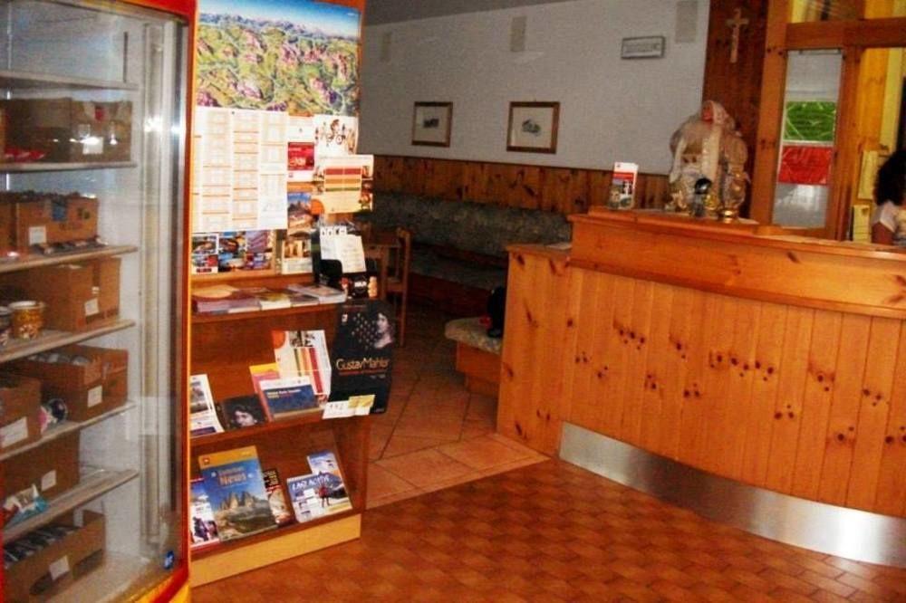 Hotel Casa Alpina Dobbiaco Esterno foto