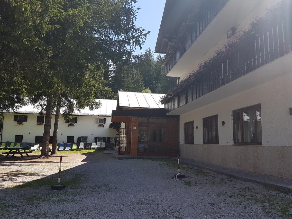Hotel Casa Alpina Dobbiaco Esterno foto