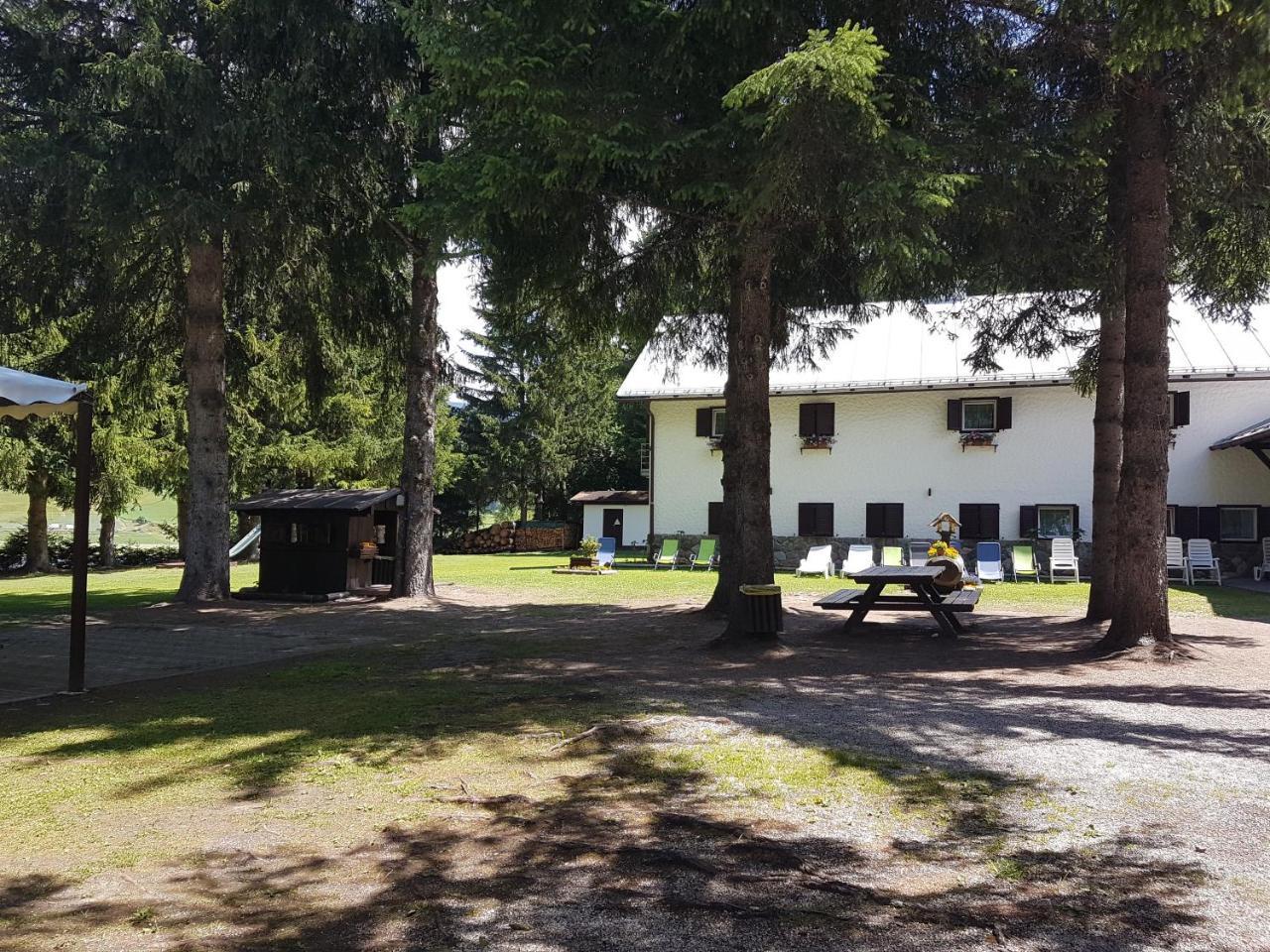 Hotel Casa Alpina Dobbiaco Esterno foto